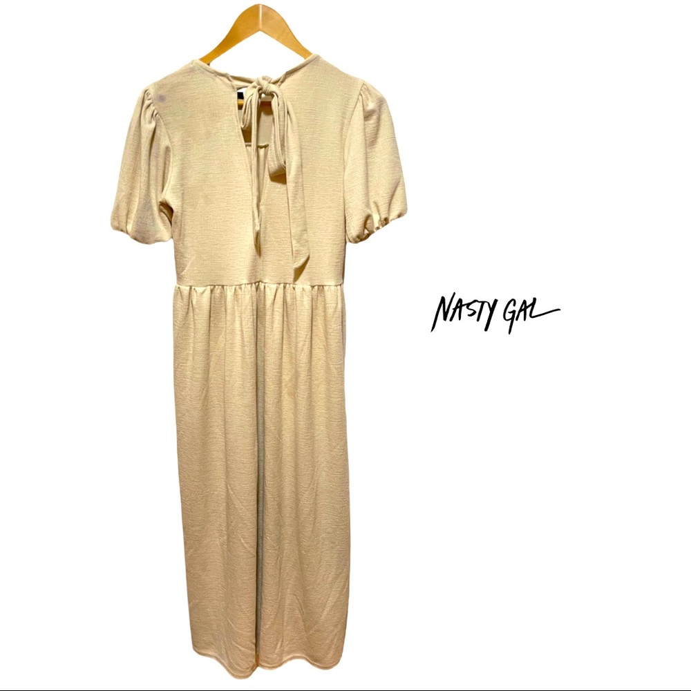 NWT Nasty Gal Textured Tie Neck MIDI Smock Dress In Sand Color
